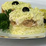 Салат из консервированной сайры