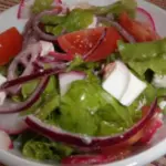 Салат с брынзой и помидорами