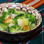 Суп овощной с курицей