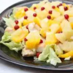 Салат с курицей и ананасами