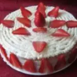Торт с клубникой