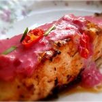 Семга на гриле с брусникой