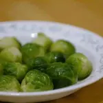 Тушеная брюссельская капуста
