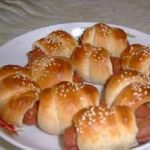 Булочки с колбасой