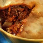 Пирог с говядиной и почками