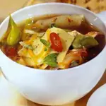 Куриный суп с лапшой в азиатском стиле