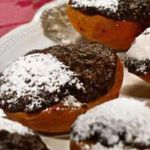 Персики, запеченные с шоколадом и имбирем