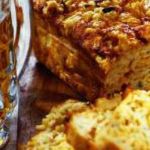 Луковый кекс с сыром