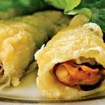 Кулёчки из лука-порея с морепродуктами
