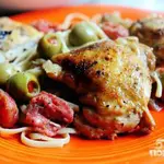 Курица с оливками