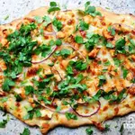 Пицца с курицей и сыром