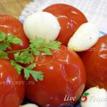 Помидоры маринованные с чесноком