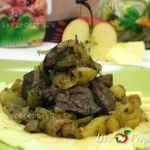 Печень тушеная с яблоками