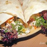 Лаваш с куриным мясом и овощами