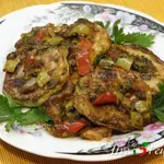 Жареные кабачки с помидорами и щавелем