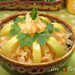 Капуста квашеная с яблоками