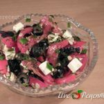 Салат с брынзой и подсолнечными семечками