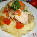 Цыпленок тушеный с овощами
