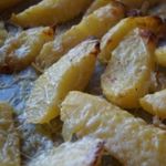Картофель с луком и сыром в духовке