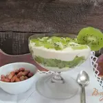Десерт из киви с творогом