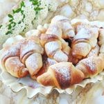 Сдобные рогалики с повидлом