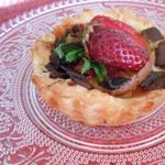 Слойки с клубникой и киви