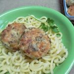 Куриные котлеты с творогом и огурцом