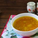 Легкий рыбно-картофельный суп с консервами