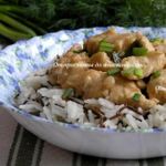 Куриное филе в соевом соусе с кедровыми орешками и рисом