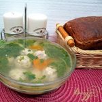 Суп с фрикадельками и шпинатом