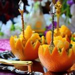 Пикантный салат в апельсиновой корзиночке