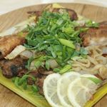 Жареная щучка с луком