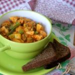 Курица с овощами в томатно-сметанном соусе
