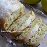 Кекс с яблоками и курагой
