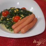 Сливочный шпинат с сосисками
