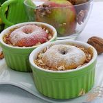 Крамбль яблочный с курагой и абрикосовым пюре