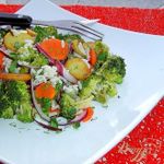 Салат из риса и брокколи