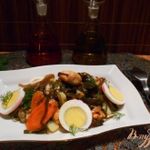 Салат из морской капусты с мидиями
