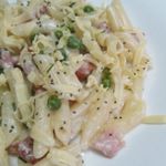 Паста с ветчиной и зеленым горошком