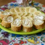 Яичный рол с творожной начинкой