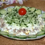 Слоеный рыбный салат