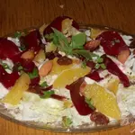Салат из  белокачанной капусты, свеклы и апельсина