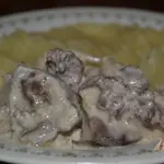 Куриная печень тушенная в сметане
