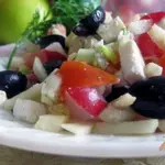 Овощной салат с сыром фета и шампиньонами