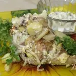 Ножка курицы запеченная с молодой картошкой и овощами