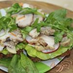Бутерброды праздничные с бужениной и овощами