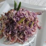Салат из капусты с яблоком и семенами чиа