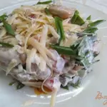 Салат из курицы фасоли и помидора