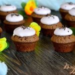 Шоколадные кексы с белковой шапочкой