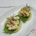 Крабовый салат на ананасе